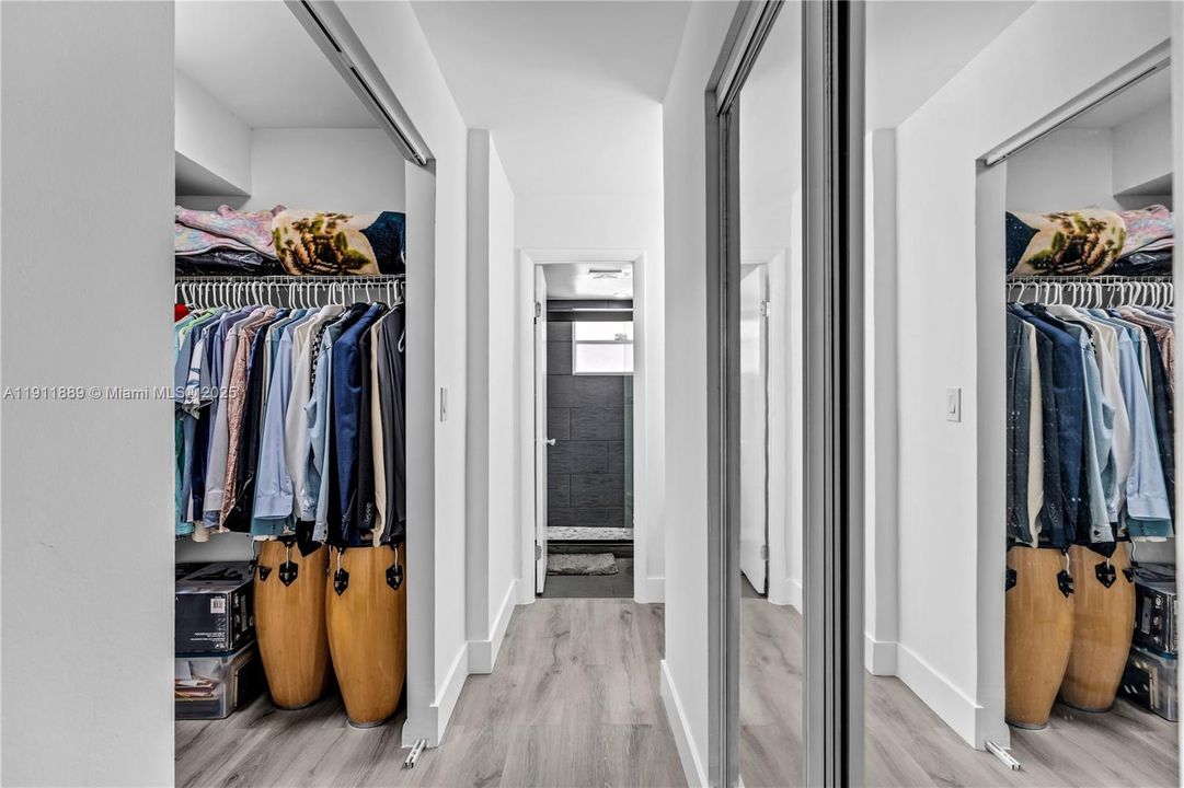 Active With Contract: $1,675 (1 beds, 2 baths, 1002 Square Feet)