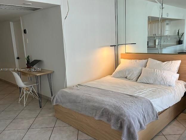 For Sale: $429,999 (0 beds, 1 baths, 550 Square Feet)