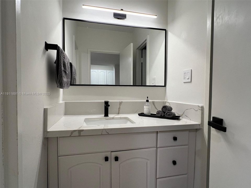 For Sale: $429,999 (0 beds, 1 baths, 550 Square Feet)