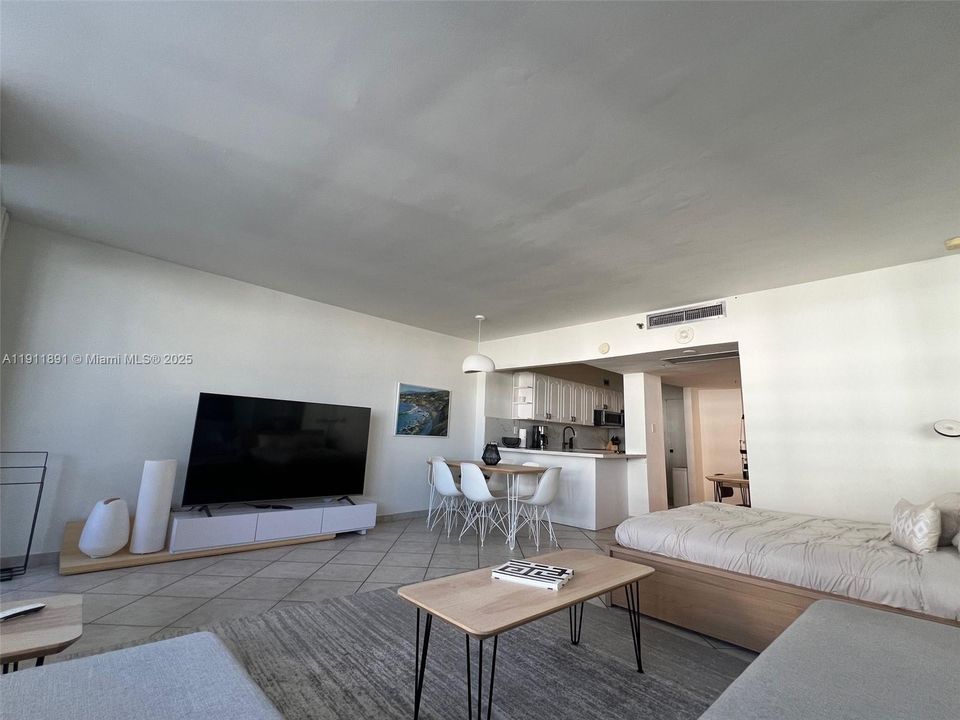 For Sale: $429,999 (0 beds, 1 baths, 550 Square Feet)