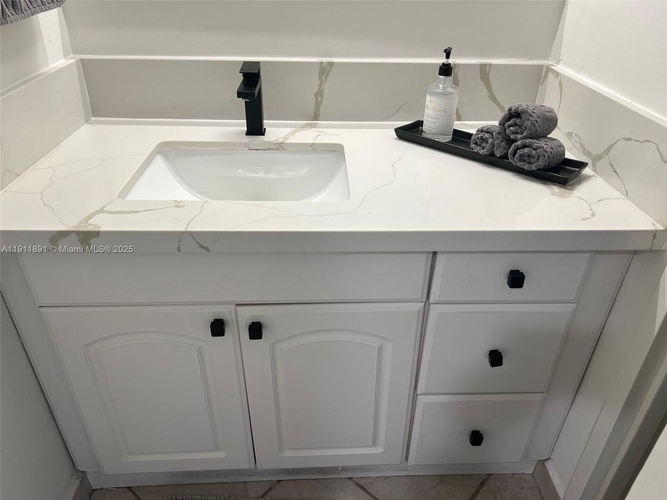 For Sale: $429,999 (0 beds, 1 baths, 550 Square Feet)