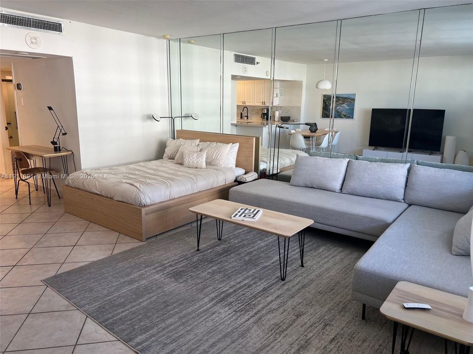 For Sale: $429,999 (0 beds, 1 baths, 550 Square Feet)