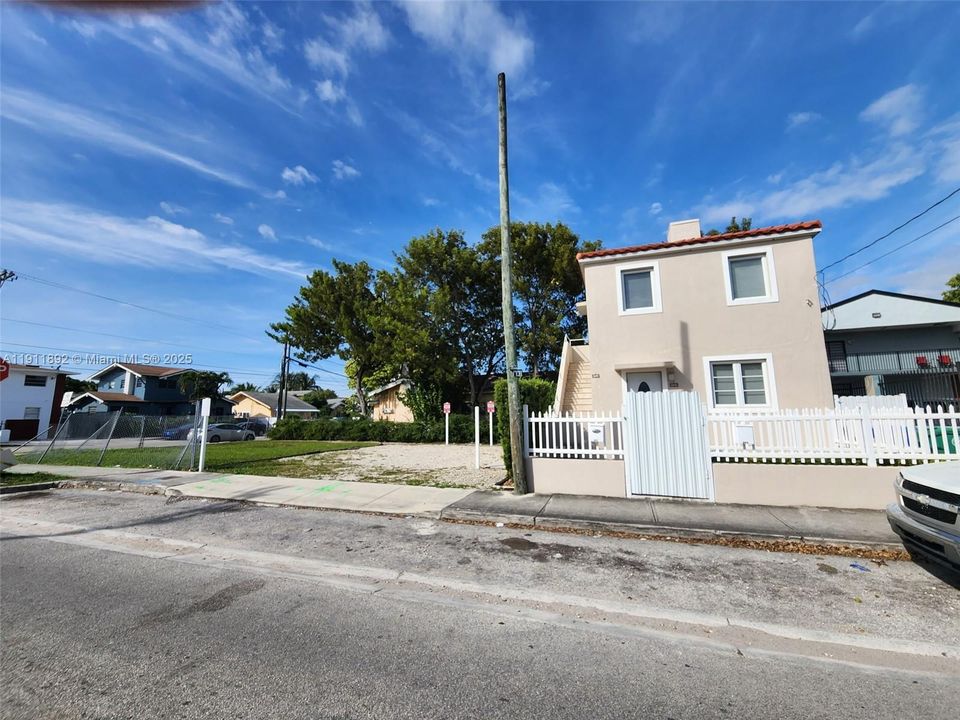 For Sale: $1,179,000 (0 beds, 0 baths, 1140 Square Feet)