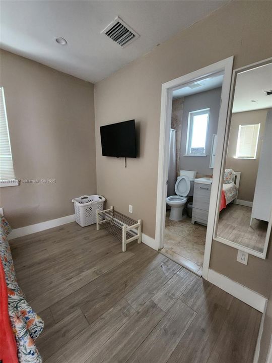 For Sale: $1,179,000 (0 beds, 0 baths, 1140 Square Feet)