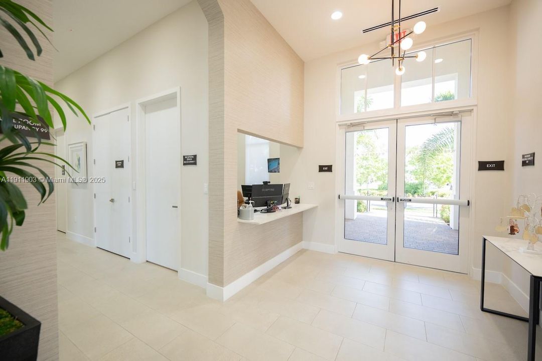 For Rent: $3,200 (3 beds, 3 baths, 1328 Square Feet)