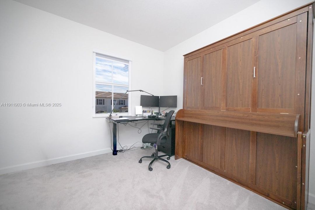 can use this room as bedroom or office