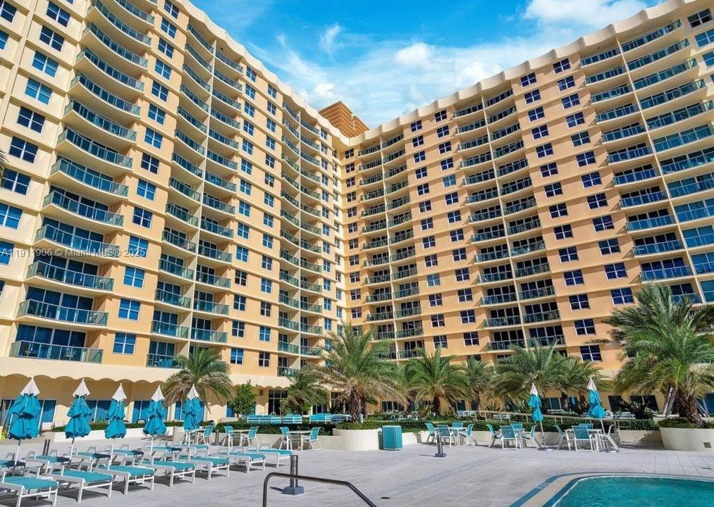 For Sale: $285,000 (0 beds, 1 baths, 590 Square Feet)