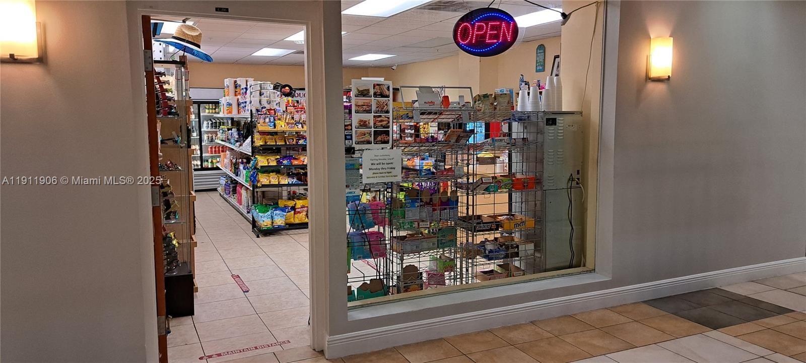 For Sale: $285,000 (0 beds, 1 baths, 590 Square Feet)