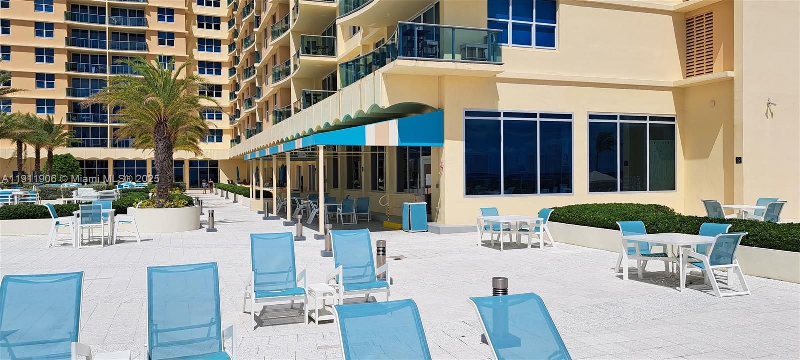 For Sale: $285,000 (0 beds, 1 baths, 590 Square Feet)