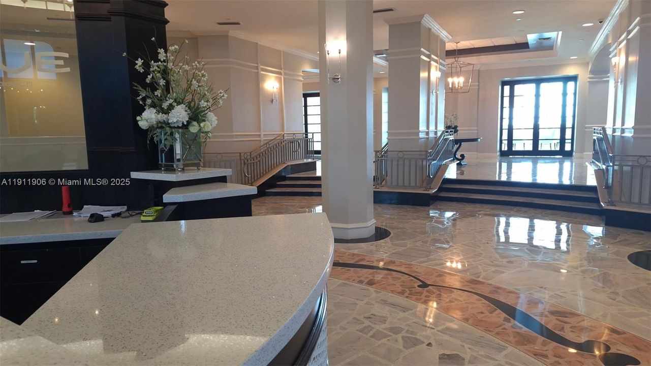 For Sale: $285,000 (0 beds, 1 baths, 590 Square Feet)