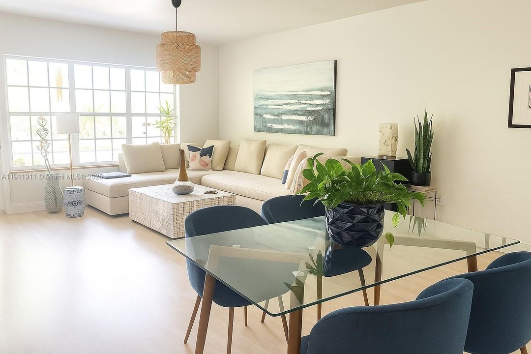 For Sale: $315,000 (1 beds, 1 baths, 890 Square Feet)