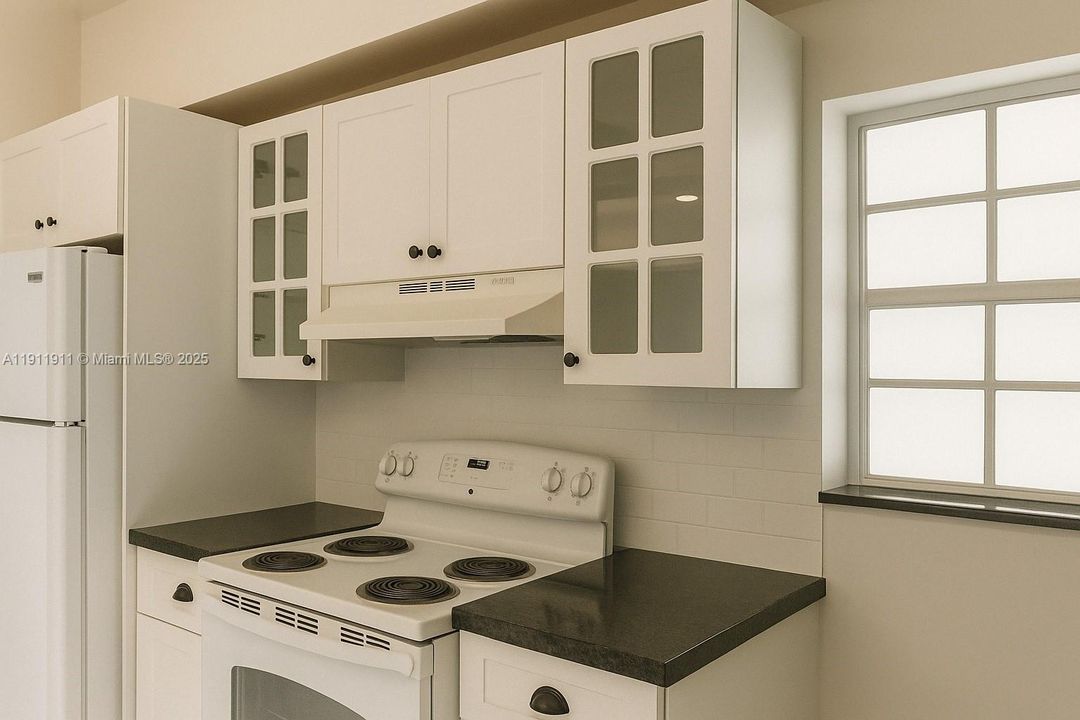 For Sale: $315,000 (1 beds, 1 baths, 890 Square Feet)