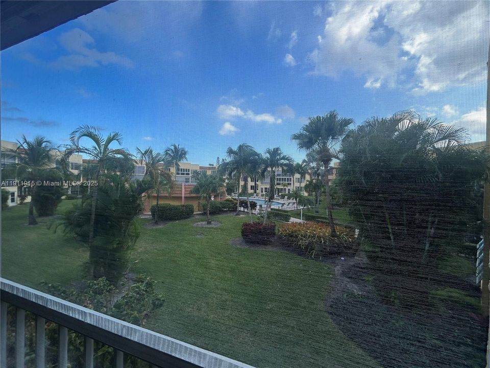 For Rent: $1,500 (1 beds, 1 baths, 720 Square Feet)