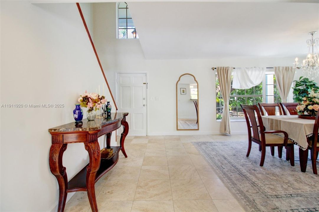 For Rent: $13,545 (6 beds, 5 baths, 3450 Square Feet)