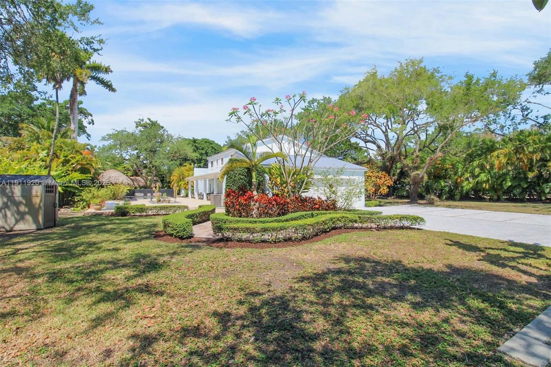 For Rent: $13,545 (6 beds, 5 baths, 3450 Square Feet)