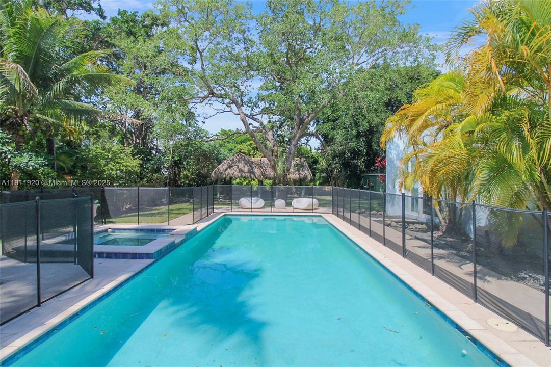 For Rent: $13,545 (6 beds, 5 baths, 3450 Square Feet)