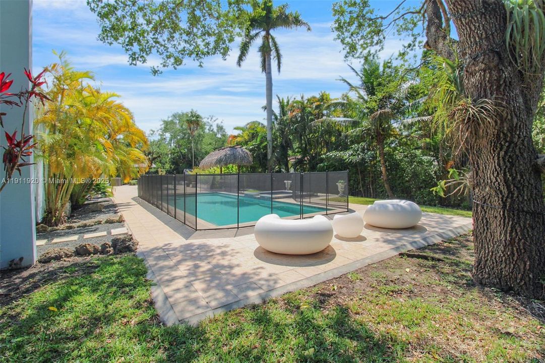 For Rent: $13,545 (6 beds, 5 baths, 3450 Square Feet)