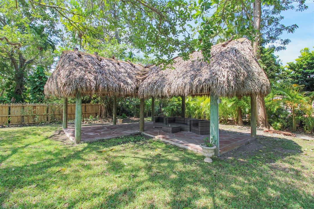 For Rent: $13,545 (6 beds, 5 baths, 3450 Square Feet)