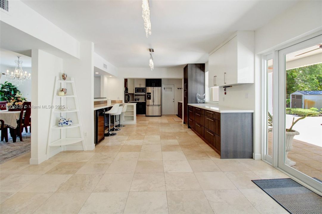 For Rent: $13,545 (6 beds, 5 baths, 3450 Square Feet)