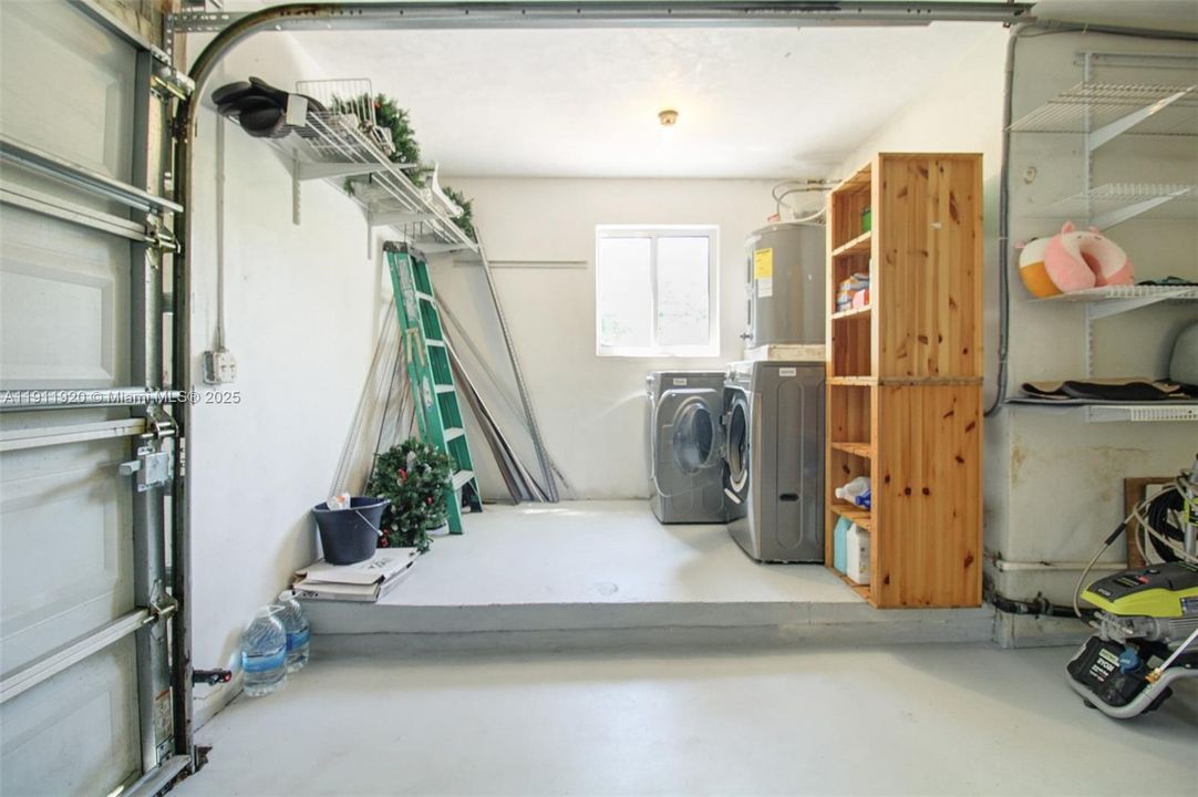 For Rent: $13,545 (6 beds, 5 baths, 3450 Square Feet)