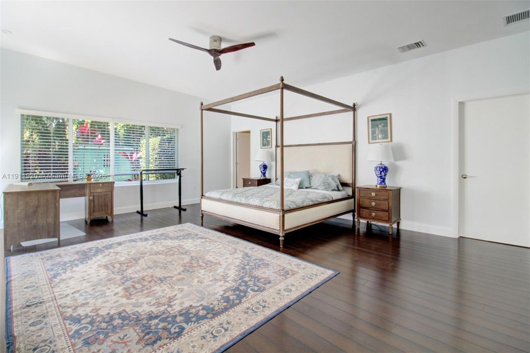 For Rent: $13,545 (6 beds, 5 baths, 3450 Square Feet)