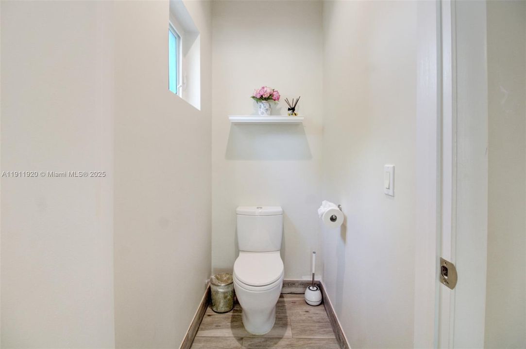 For Rent: $13,545 (6 beds, 5 baths, 3450 Square Feet)