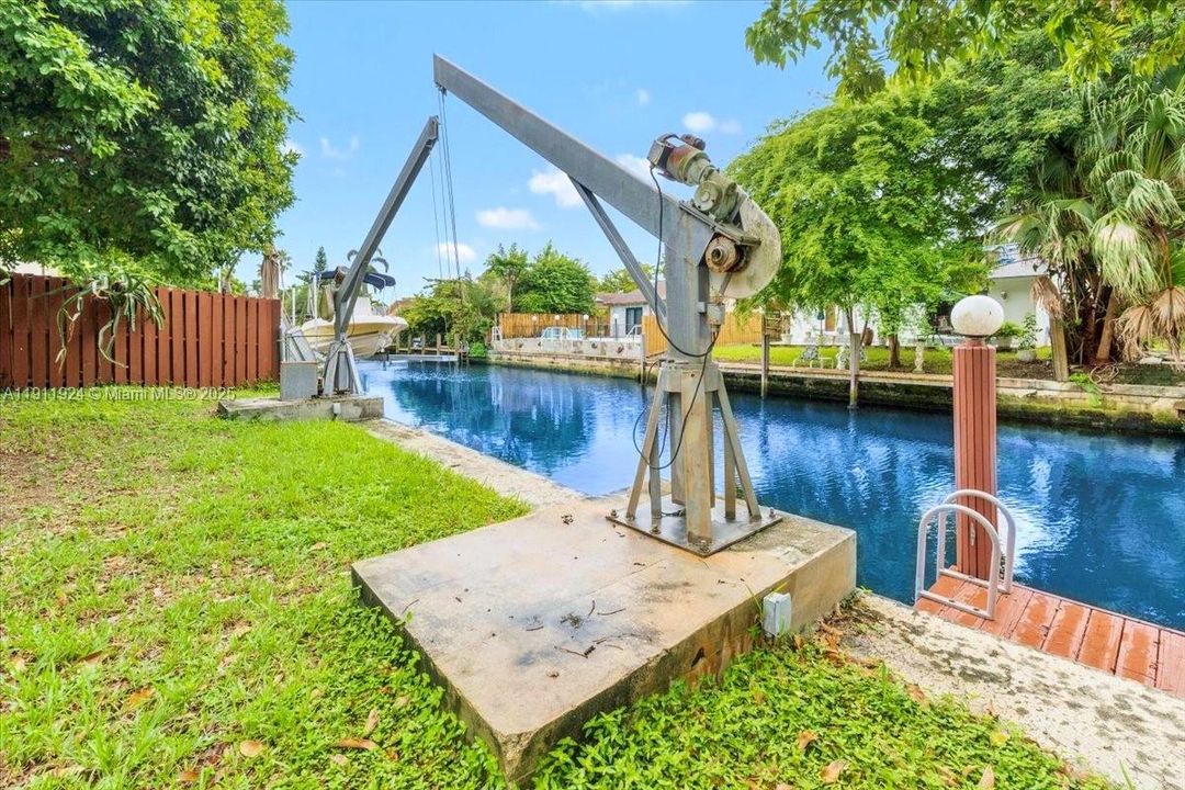 For Rent: $5,500 (3 beds, 2 baths, 1400 Square Feet)