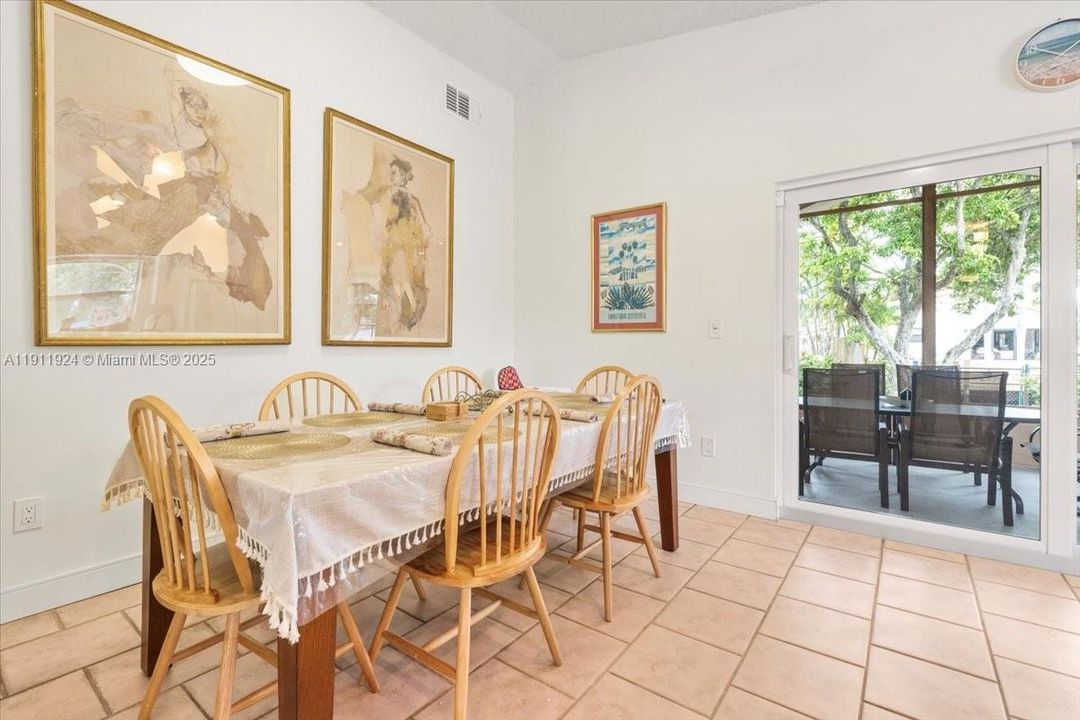 For Rent: $5,500 (3 beds, 2 baths, 1400 Square Feet)