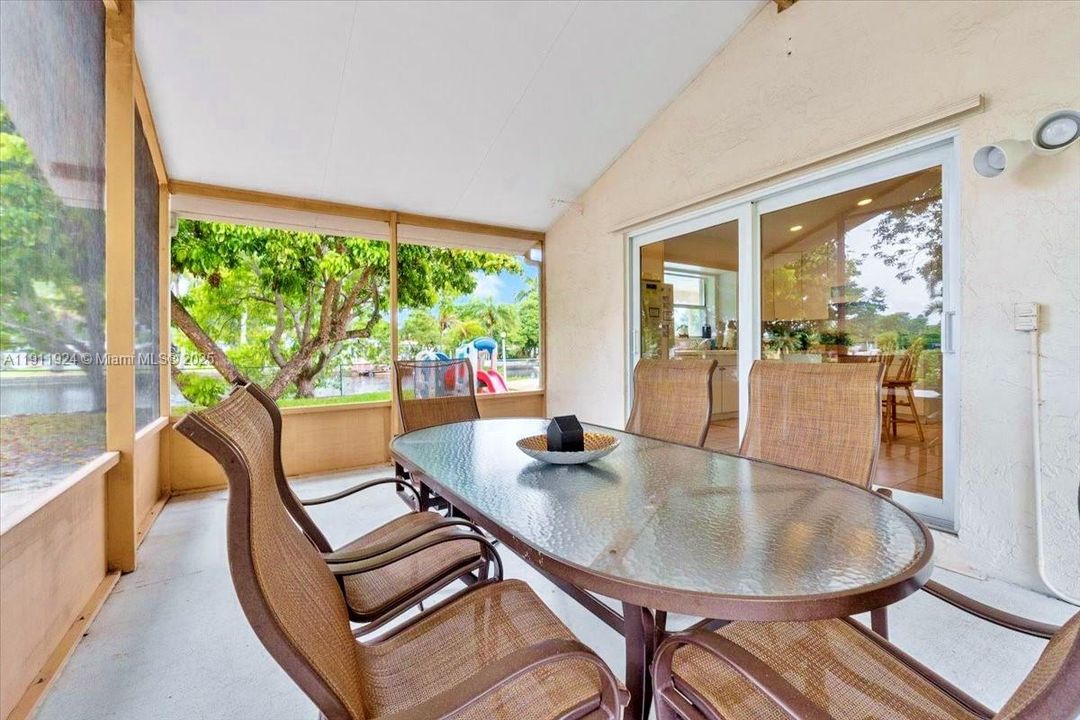 For Rent: $5,500 (3 beds, 2 baths, 1400 Square Feet)