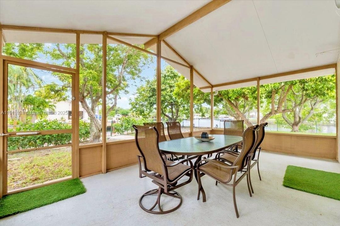 For Rent: $5,500 (3 beds, 2 baths, 1400 Square Feet)