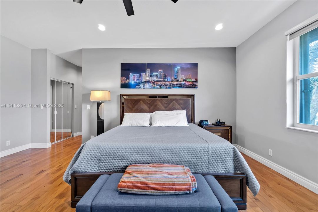 В аренду: $6,000 (5 спален, 3 ванн, 3582 Квадратных фут)