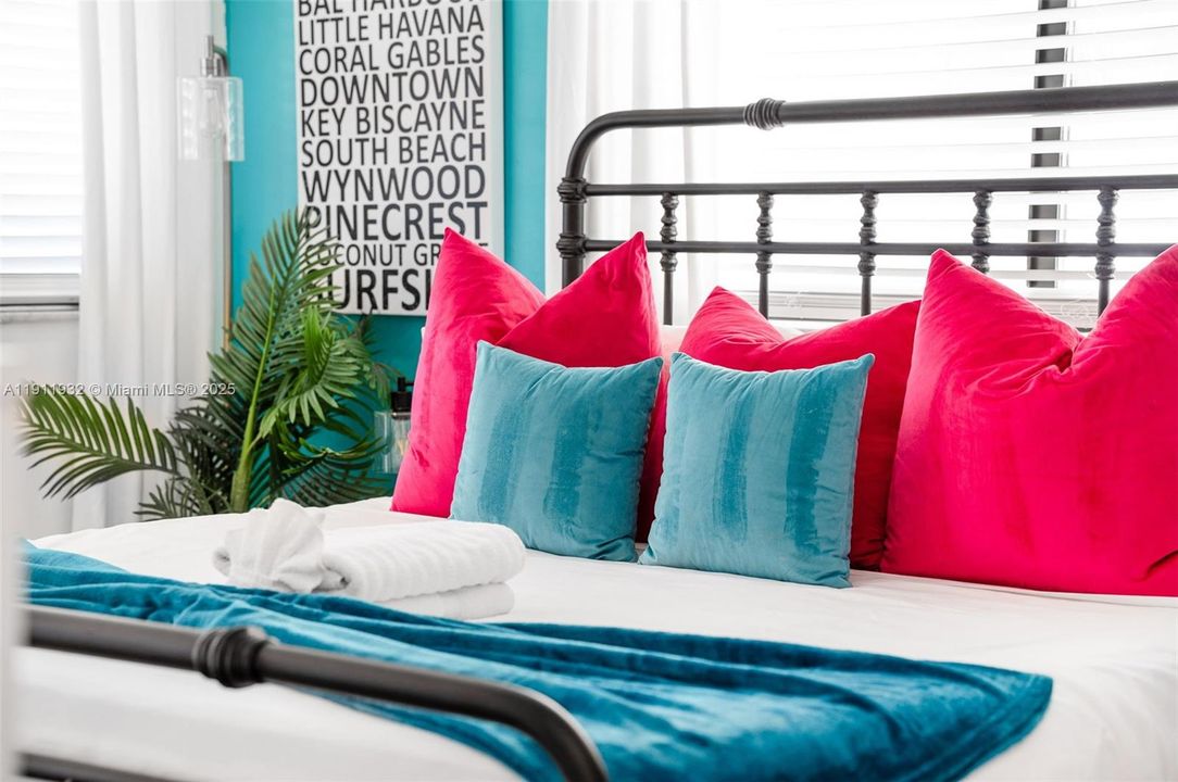 For Sale: $950,000 (0 beds, 0 baths, 2280 Square Feet)