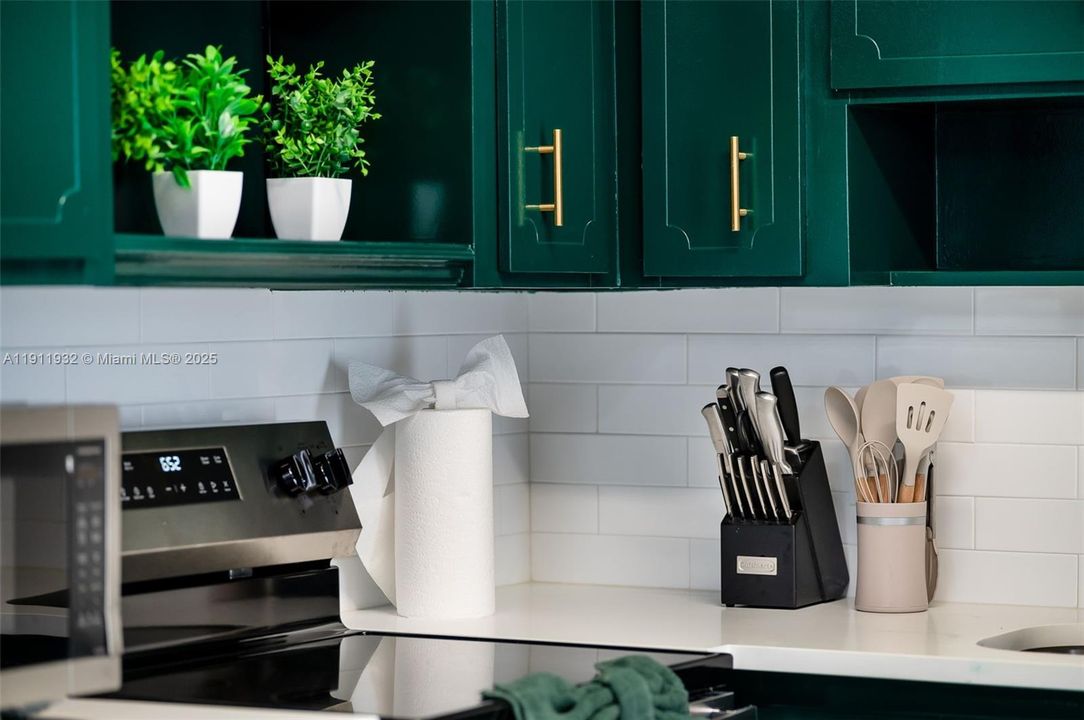 For Sale: $950,000 (0 beds, 0 baths, 2280 Square Feet)