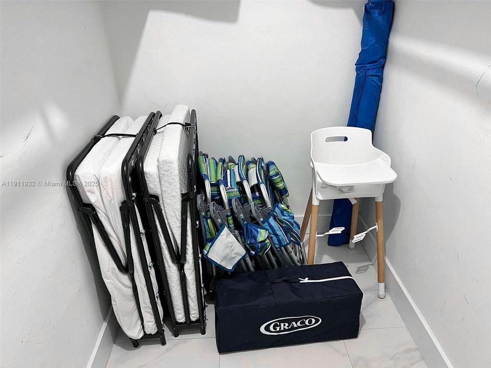 For Sale: $950,000 (0 beds, 0 baths, 2280 Square Feet)