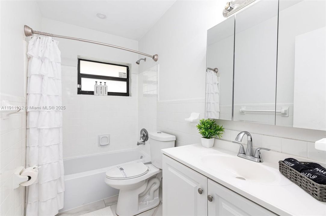 For Sale: $950,000 (0 beds, 0 baths, 2280 Square Feet)