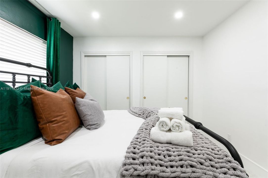 For Sale: $950,000 (0 beds, 0 baths, 2280 Square Feet)