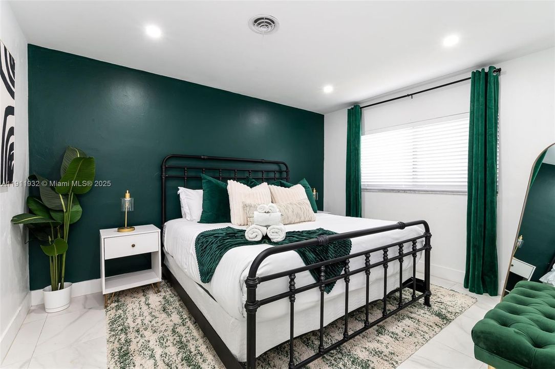 For Sale: $950,000 (0 beds, 0 baths, 2280 Square Feet)