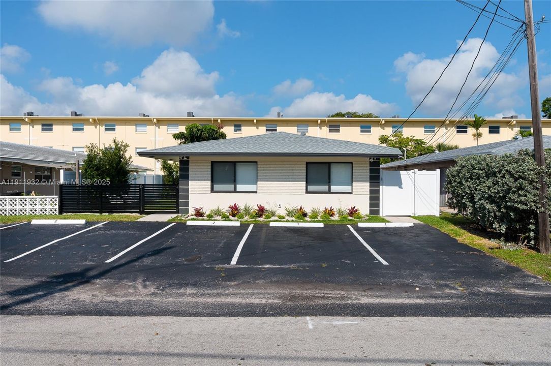 For Sale: $950,000 (0 beds, 0 baths, 2280 Square Feet)