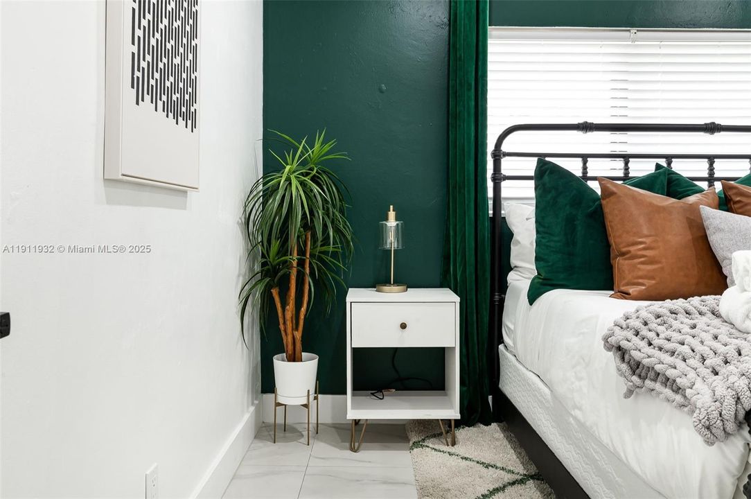 For Sale: $950,000 (0 beds, 0 baths, 2280 Square Feet)