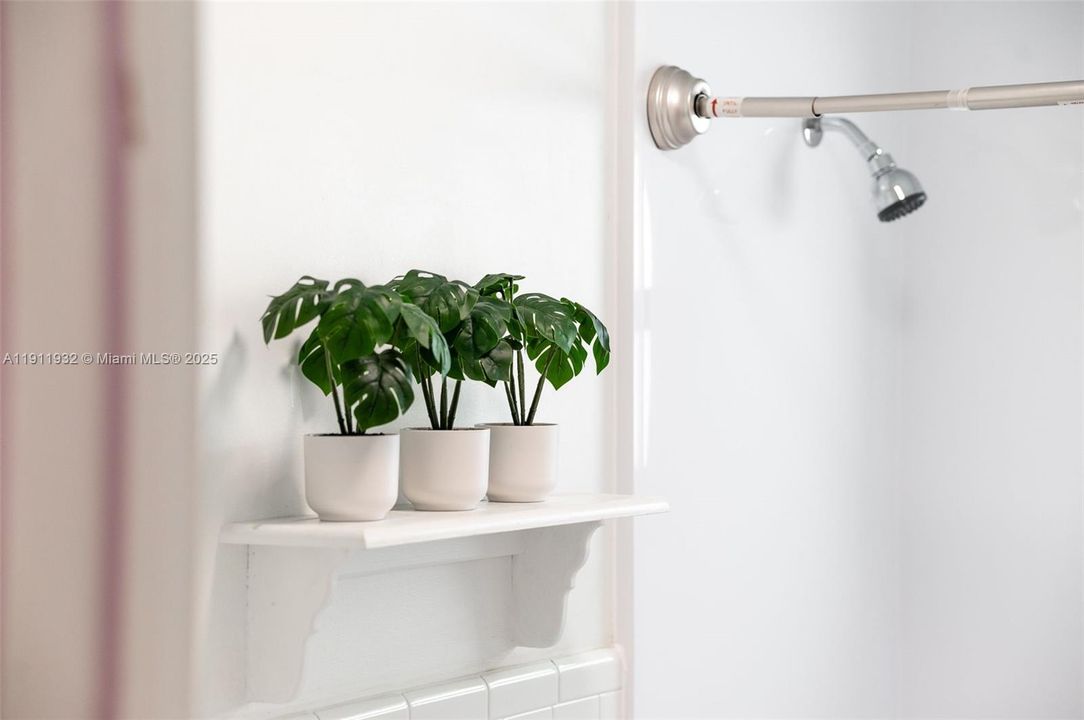 For Sale: $950,000 (0 beds, 0 baths, 2280 Square Feet)