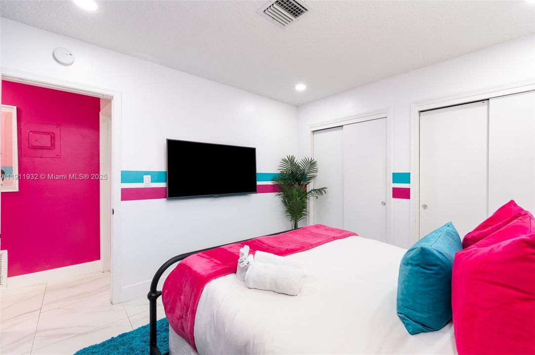 For Sale: $950,000 (0 beds, 0 baths, 2280 Square Feet)