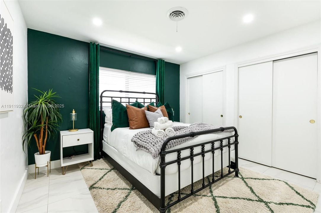 For Sale: $950,000 (0 beds, 0 baths, 2280 Square Feet)