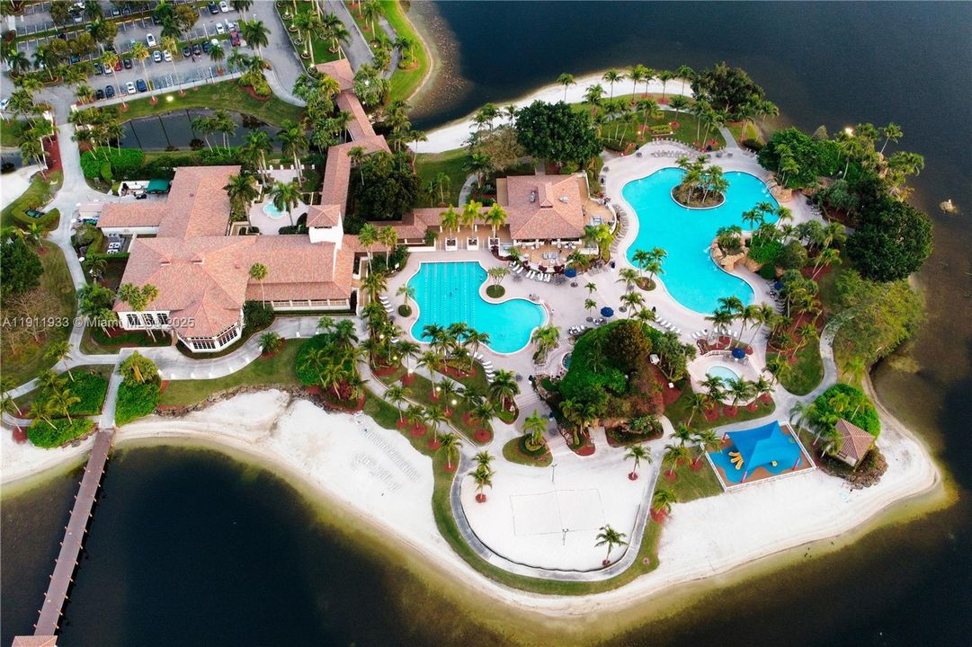 For Sale: $1,199,000 (4 beds, 2 baths, 2138 Square Feet)