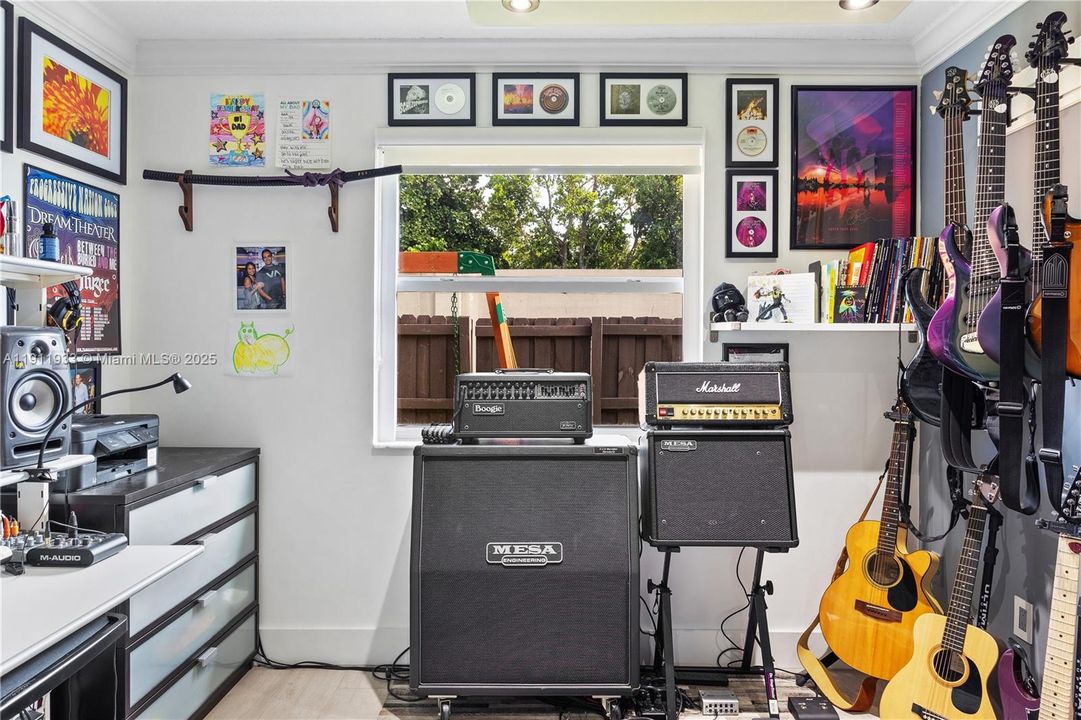 For Sale: $1,199,000 (4 beds, 2 baths, 2138 Square Feet)