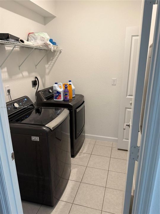 На продажу: $930,000 (5 спален, 4 ванн, 2838 Квадратных фут)