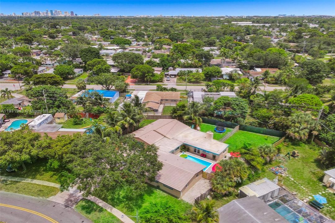 待售: $1,050,000 (6 贝兹, 5 浴室, 3066 平方英尺)