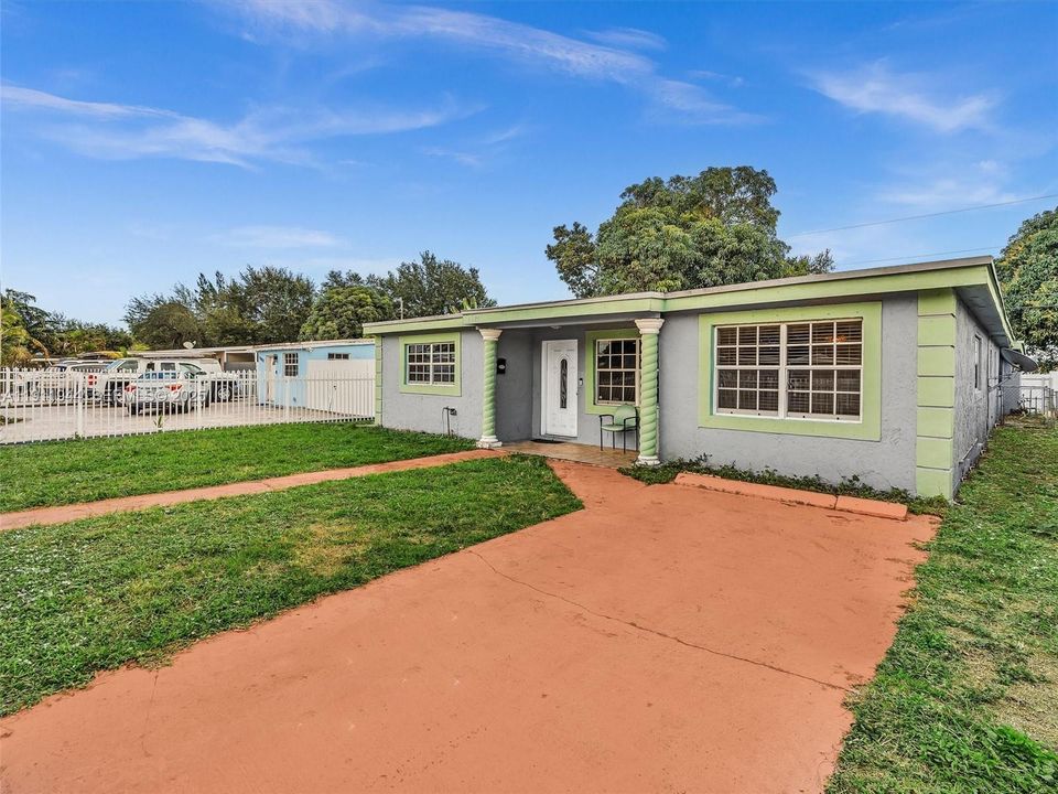 待售: $474,900 (4 贝兹, 2 浴室, 2149 平方英尺)