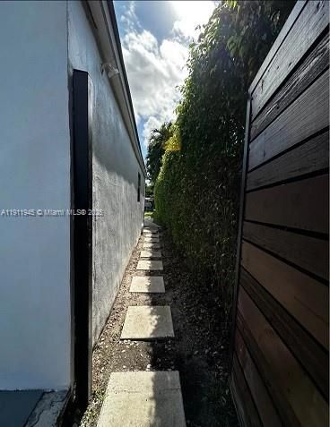 出租: $1,400 (0 贝兹, 1 浴室, 0 平方英尺)