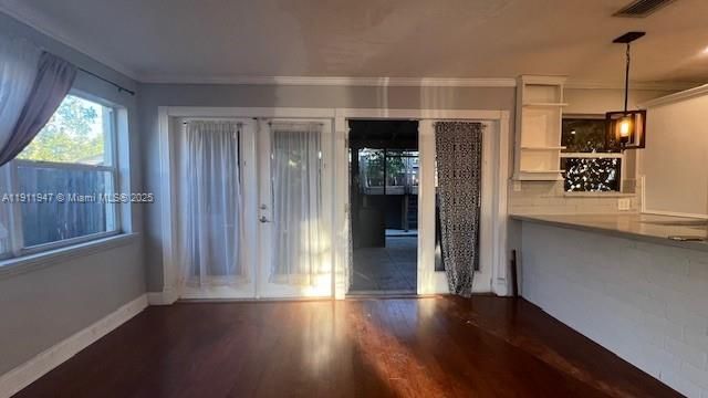 合同活跃: $2,450 (2 贝兹, 1 浴室, 1150 平方英尺)