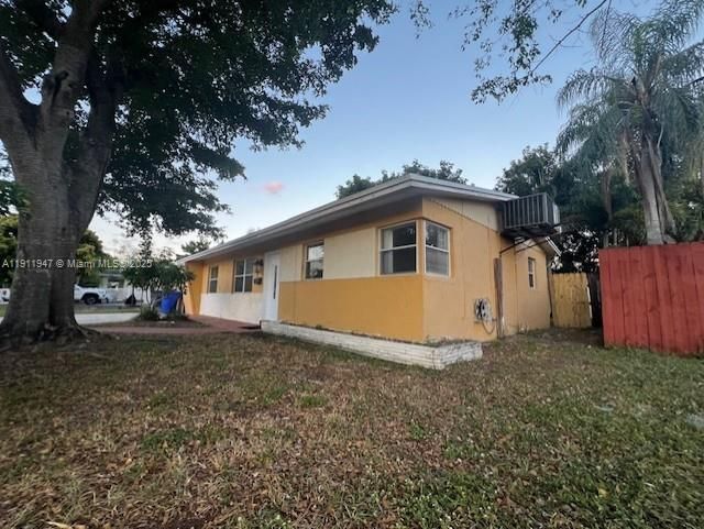 合同活跃: $2,450 (2 贝兹, 1 浴室, 1150 平方英尺)